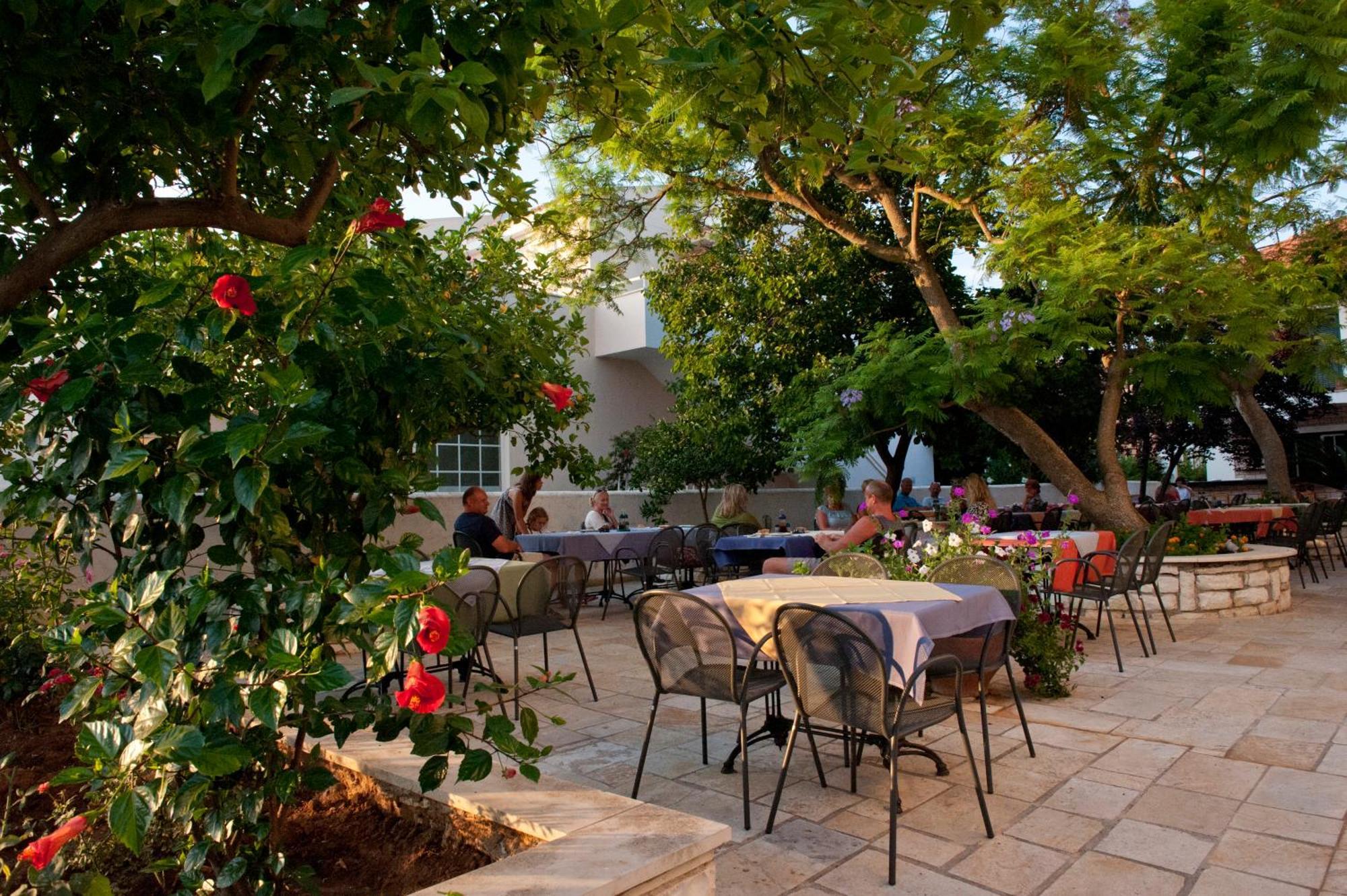 Marie Hotel Acharavi  Bagian luar foto