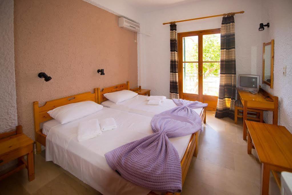 Marie Hotel Acharavi  Bagian luar foto