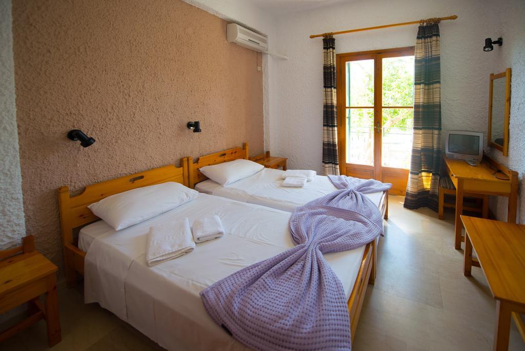 Marie Hotel Acharavi  Bagian luar foto